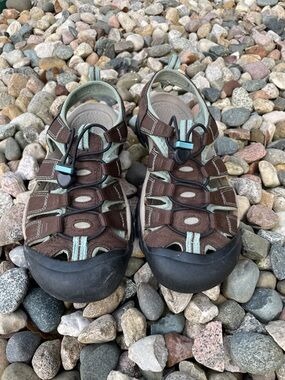 Keen Woman’s Newport H2 Waterproof Covered Toe Hiking Sandals Sz 10